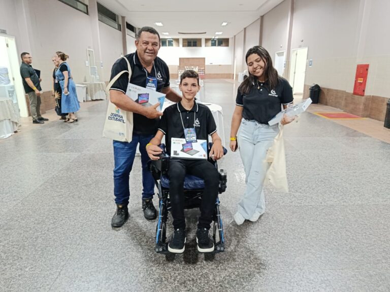 Estudantes de Petrolina Criam Cadeira de Rodas Automatizada de Baixo Custo com Sucata