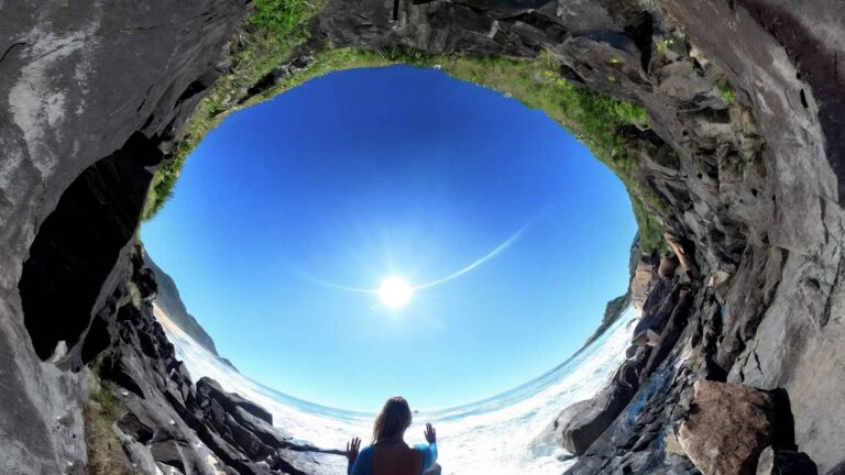 Exposição 'Entre Águas e Terras': Uma Reflexão Artística sobre Questões Ambientais