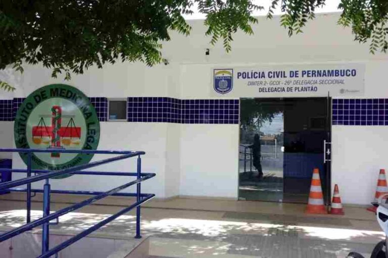 Feminicídio em Petrolina: Marido assassina mulher com foice e é preso