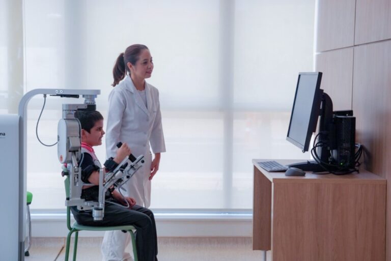 Robôs Suíços Transformam Reabilitação de Crianças com Câncer no Cora – Saúde Robôs Suíços Transformam Reabilitação de Crianças com Câncer no Cora - Saúde