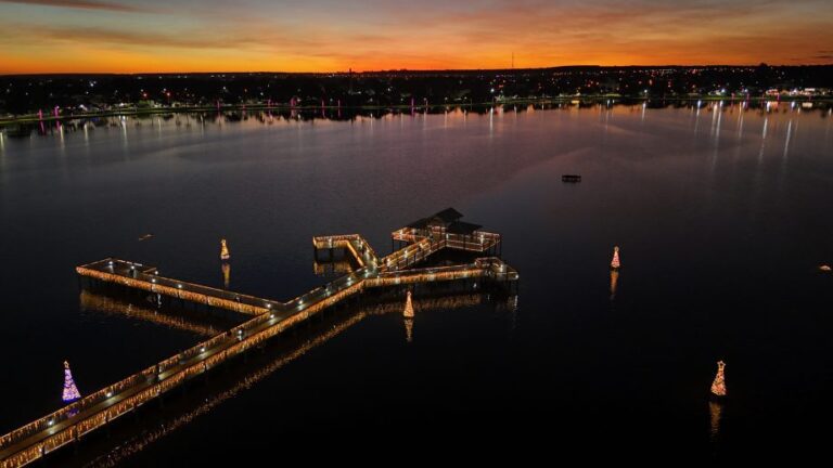 Agradecimento da Prefeitura e Diretor de Cultura à Comunidade por Preservação das Decorações Natalinas Agradecimento da Prefeitura e Diretor de Cultura à Comunidade por Preservação das Decorações Natalin