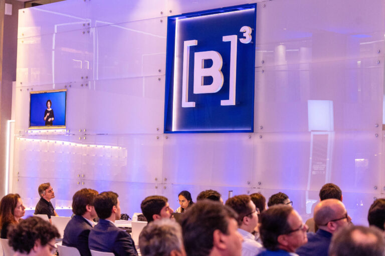 B3 Social Destina R$ 60 Milhões para Educação e Crises Climáticas em 2025