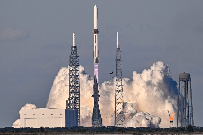 Blue Origin, de Jeff Bezos, interrompe turismo espacial para focar na Lua