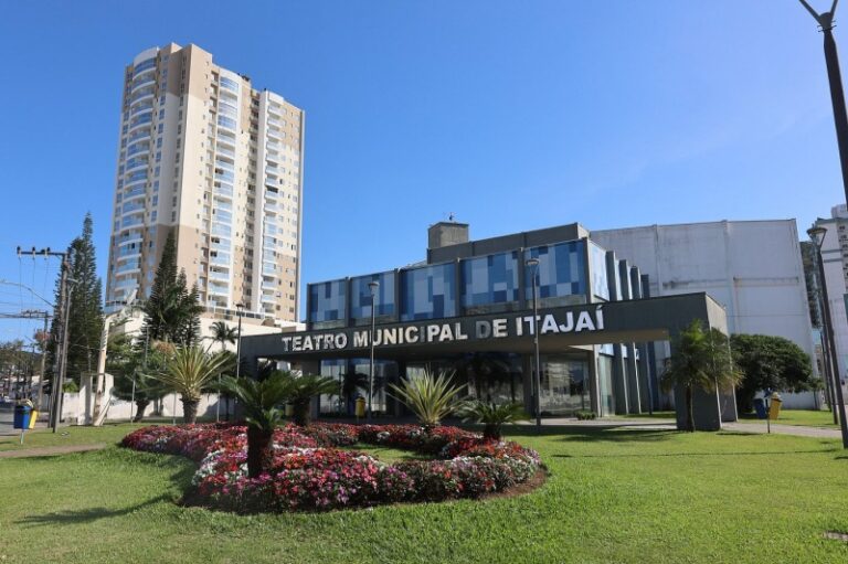 Itajaí Moderniza Editais de Fomento Cultural com Novo Marco Legal