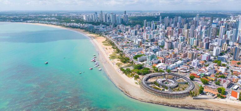 João Pessoa: O Crescimento do Turismo e as Contradições Urbanas João Pessoa: O Crescimento do Turismo e as Contradições Urbanas