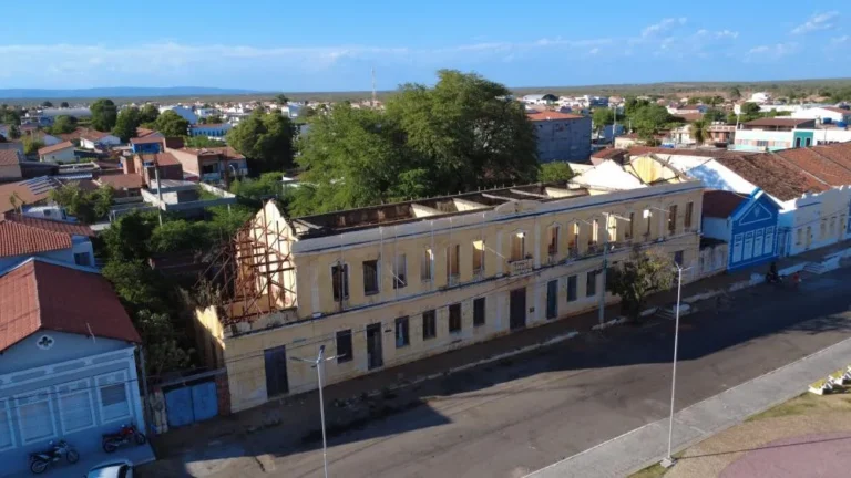 Movimento Popular Lança Abaixo-assinado Contra Leilão do Batalhão em Floresta, PE