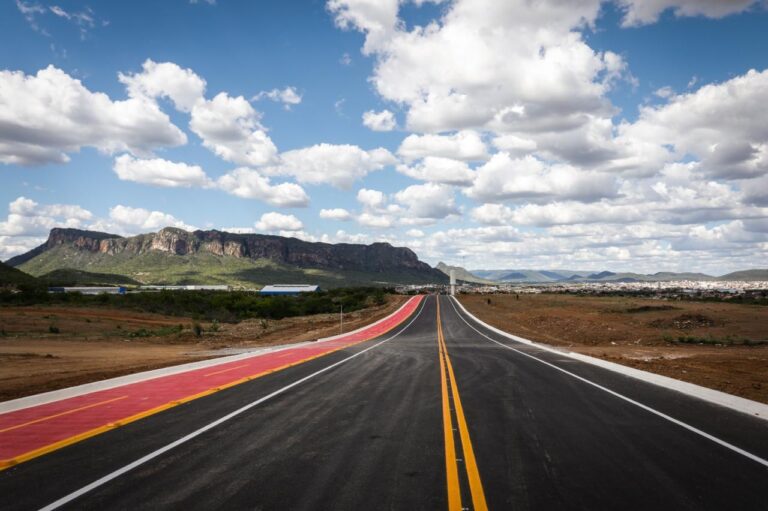 Pernambuco Recupera 1,5 mil km de Estradas com Investimento de R$ 4,6 Bilhões