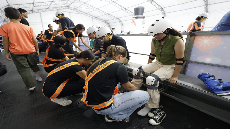 Pista de Patinação no Gelo em Petrolina: Diversão Gratuita Até 6 de Fevereiro Pista de Patinação no Gelo em Petrolina: Diversão Gratuita Até 6 de Fevereiro