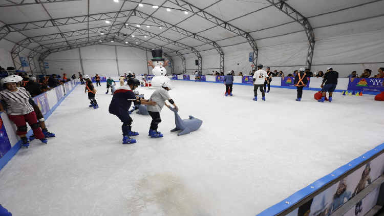 Pista de Patinação no Gelo em Petrolina Atrai Mais de 4.500 Visitantes em Uma Semana Pista de Patinação no Gelo em Petrolina Atrai Mais de 4.500 Visitantes em Uma Semana