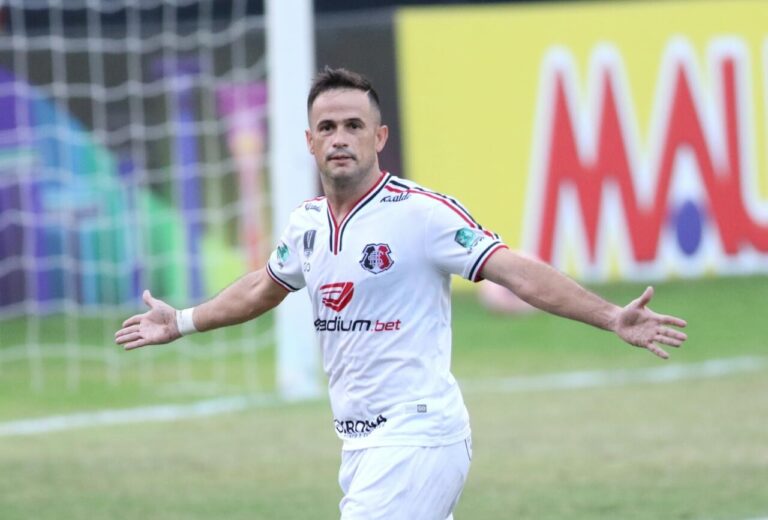 Santa Cruz e Sport: Rivalidade em Nova Perspectiva no Campeonato Estadual Santa Cruz e Sport: Rivalidade em Nova Perspectiva no Campeonato Estadual