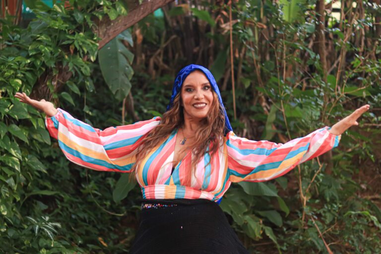 Sarajane Renova Seu Público e Celebra a Diversidade Musical no Carnaval