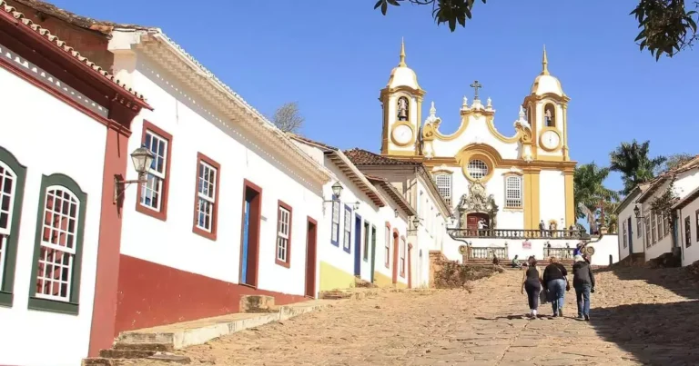 Viagem por Minas Gerais: 25 Destinos Imperdíveis para Suas Férias