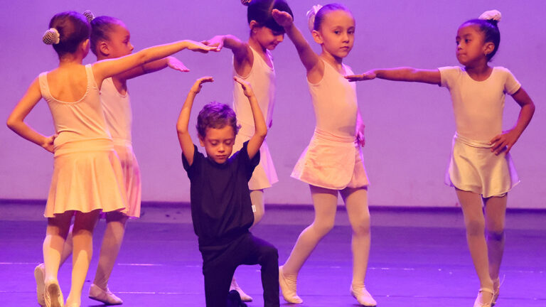 Caminhos da Cultura de Santa Bárbara Oferece Mais de 800 Vagas em Oficinas de Arte e Conhecimento