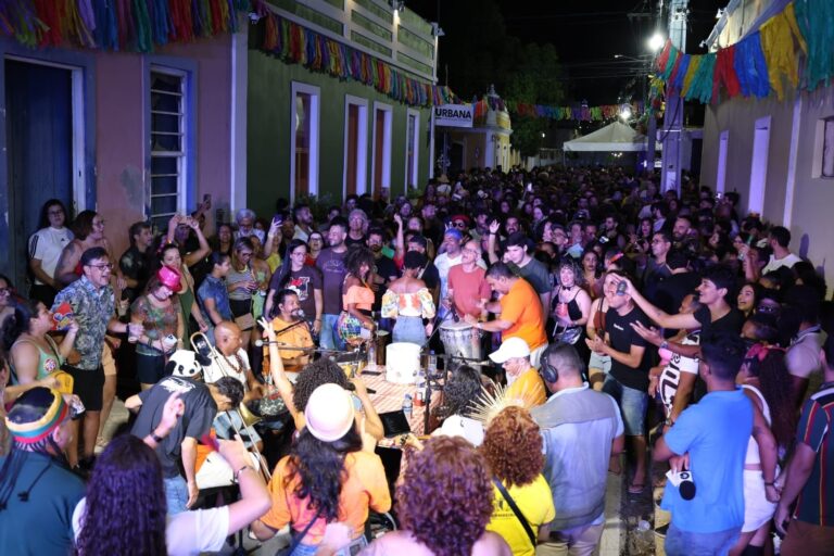 Carnaval de Petrolina: Confira a Programação Imperdível de Hoje!