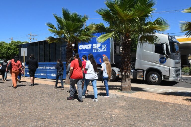 Carreta do Museu Catavento Leva Cultura e Ciência a São José dos Campos