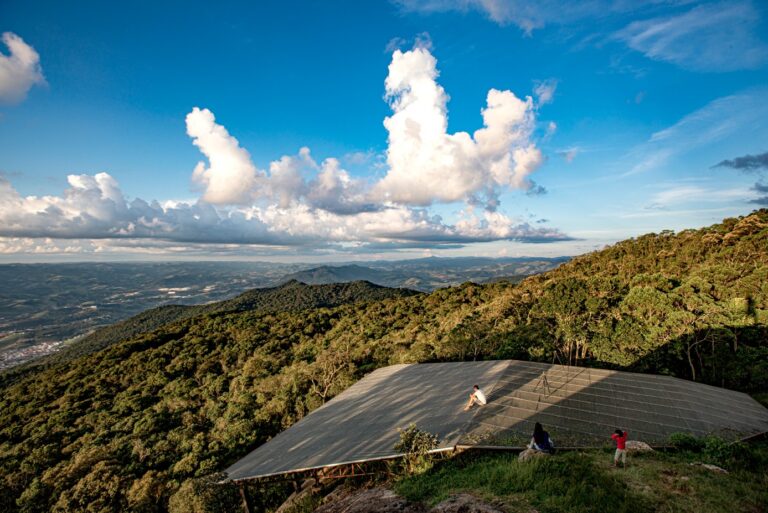 Descubra os Roteiros Sustentáveis de Extrema: Natureza, Cultura e Sabores