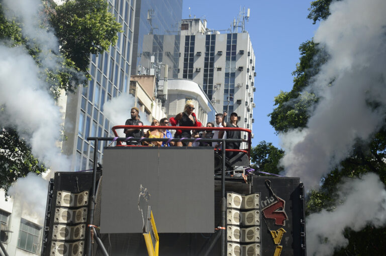 Fevereiro: O Mês Decisivo para o Turismo nas Redes Sociais Fevereiro: O Mês Decisivo para o Turismo nas Redes Sociais