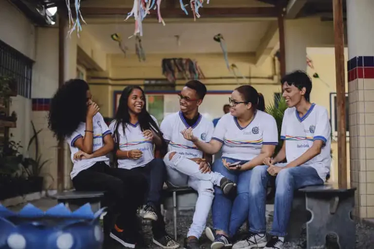 Governo de Pernambuco Lança Pagamento do Pix Tênis para Alunos da Rede Estadual