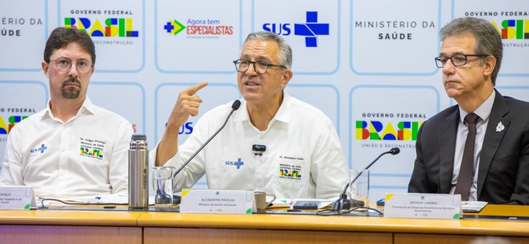 Governo Federal Cria 3 Mil Bolsas de Residência Médica para Formar 60% dos Especialistas no Brasil Governo Federal Cria 3 Mil Bolsas de Residência Médica para Formar 60% dos Especialistas no Brasil