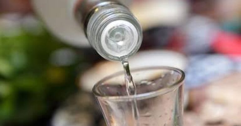 Investigações Aprofundadas Sobre Suspeita de Envenenamento por Metanol em Petrolina (PE) Investigações Aprofundadas Sobre Suspeita de Envenenamento por Metanol em Petrolina (PE)