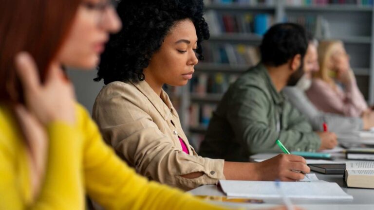 Olinda Oferece 530 Vagas em Cursos Gratuitos de Idiomas e Tecnologia — Inscrições Abertas! Olinda Oferece 530 Vagas em Cursos Gratuitos de Idiomas e Tecnologia — Inscrições Abertas!