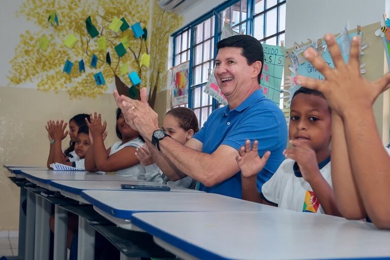 Prefeito de Petrolina Recebe Selo Ouro em Educação: Um Marco de Excelência