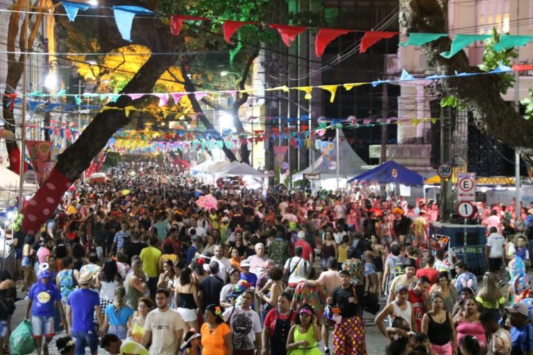 Recife Lança Central de Teleatendimento em Saúde Durante o Carnaval