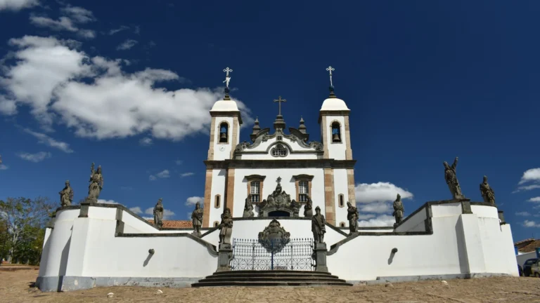 Turismo da Fé em Minas Gerais: 5 Destinos Imperdíveis para Aprofundar sua Espiritualidade