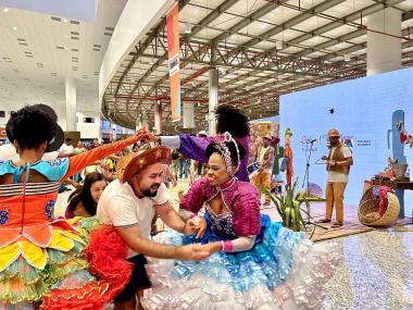 Turistas Celebram o Carnaval da Bahia e Já Esperam pelo São João Turistas Celebram o Carnaval da Bahia e Já Esperam pelo São João