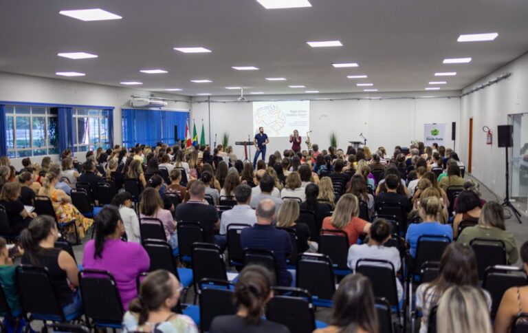 Capacitação de Gestores da Rede Municipal de Ensino em Chapecó: Um Compromisso com a Qualificação