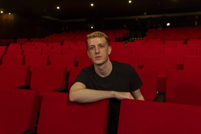 Édouard Louis no Rio: Entre o Samba e a Exaltação à Cultura Brasileira