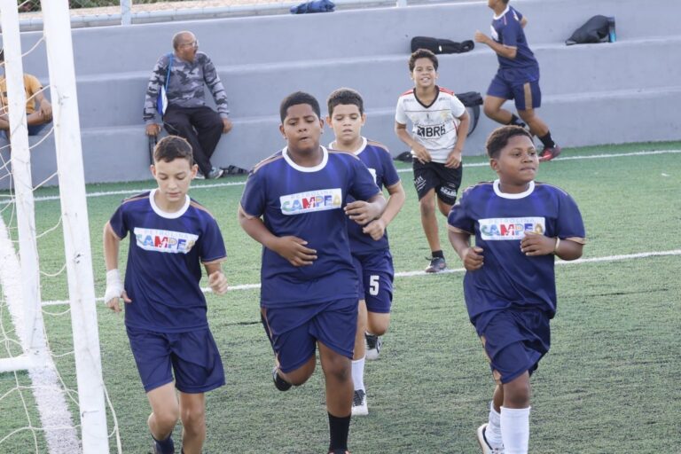Escolinhas Gratuitas de Futsal, Handebol e Futebol Society em Petrolina