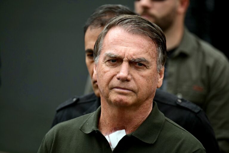 Estado de Saúde de Bolsonaro se Agrava, Mas Permanece Estável na UTI