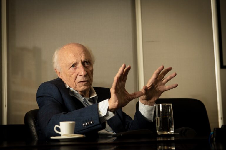 EUA em Crise: Impactos na Educação, Inovação e Economia diante da Nova Realidade Global