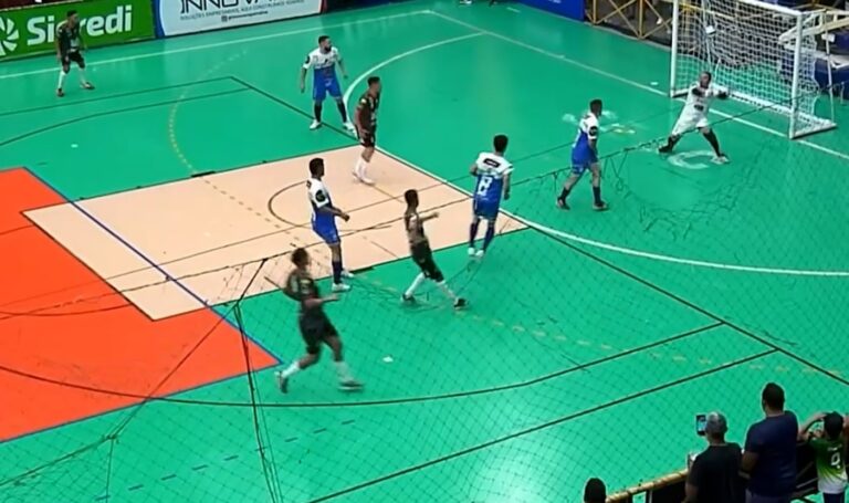 Goleiro e Ala Estreiam Falhas Espetaculares na Copa TV Grande Rio de Futsal