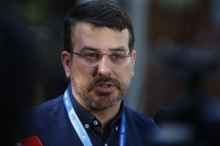 Prefeitura do Rio de Janeiro ameaça suspender serviços de saúde devido a dívida de R$ 1,3 bilhão Prefeitura do Rio de Janeiro ameaça suspender serviços de saúde devido a dívida de R$ 1,3 bilhão