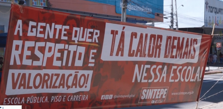 Profissionais da Educação Protestam por Melhorias na Rede Pública em Petrolina