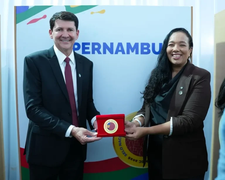 Simão Durando Recebe Reconhecimento Nacional em Educação em Brasília