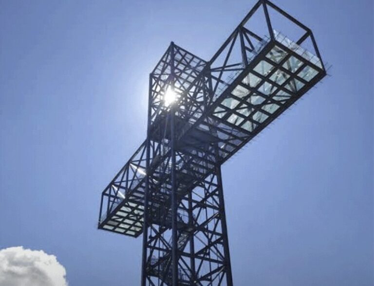 As Maiores Cruzes do Brasil que Transformam o Turismo Religioso As Maiores Cruzes do Brasil que Transformam o Turismo Religioso