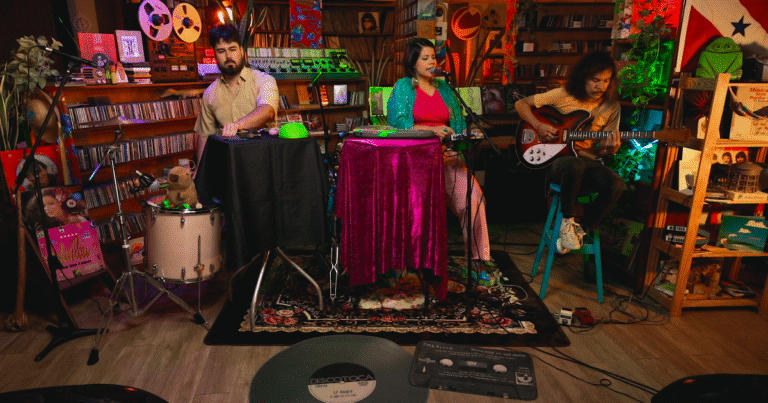 Banda Naïf Encanta no Discotoca: Um Mergulho na Música Paraense