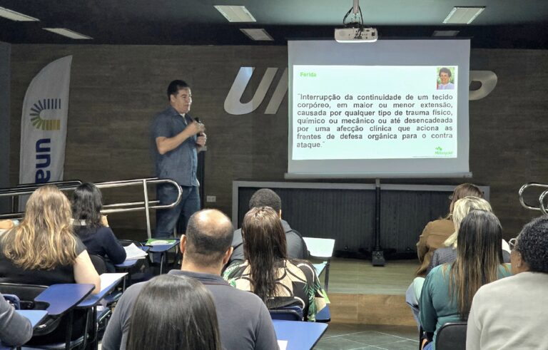 Capacitação de Profissionais de Saúde em Guarujá: Avaliação de Ferimentos