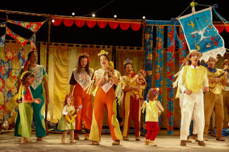 Carroça de Mamulengos: Quase 50 Anos Levando Cultura Popular ao Festival de Curitiba