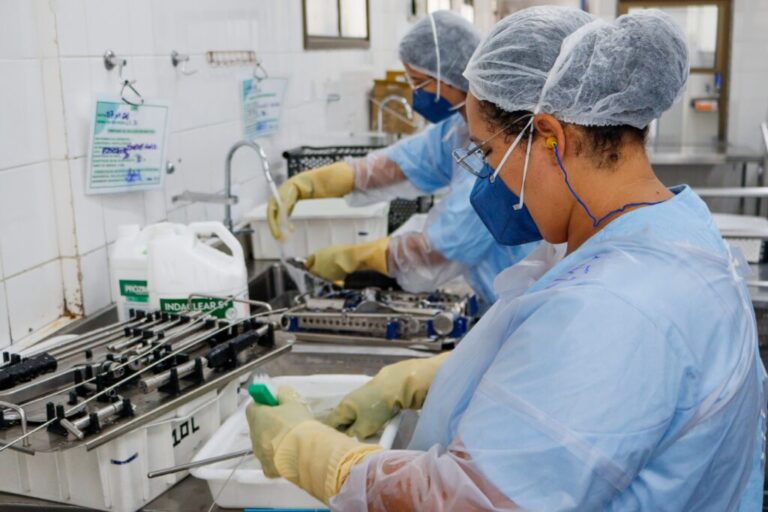 Crer Aumenta a Segurança do Paciente com 27 Mil Itens Esterilizados Mensalmente Crer Aumenta a Segurança do Paciente com 27 Mil Itens Esterilizados Mensalmente