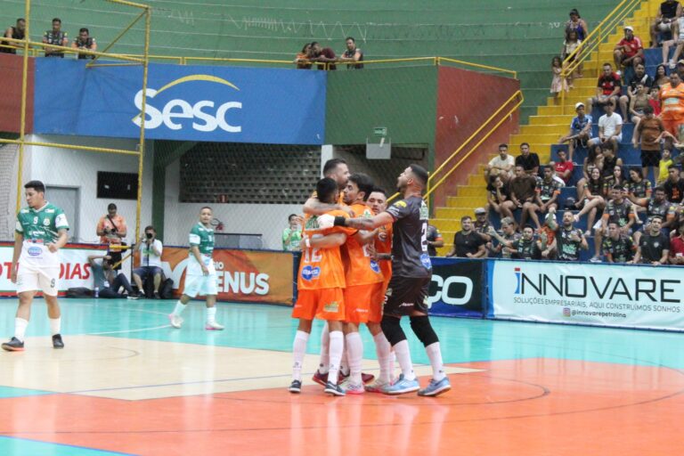 Garapa Vence Afrânio com Placar Elástico de 6 a 1 e Assume a Liderança da Divisão Especial