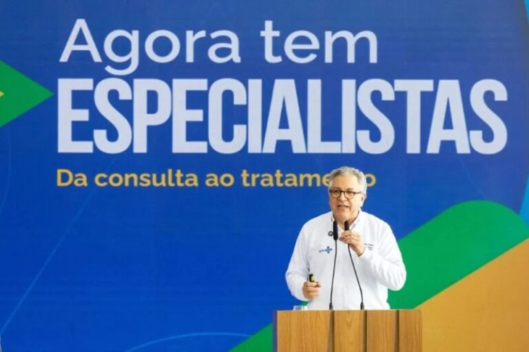 Ministro Alexandre Padilha Lança Programa de Saúde no Sertão de Pernambuco