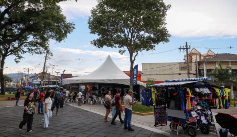 Mogi Abraça o Centro Celebra Dia do Sertanejo com Shows Gratuitos na Praça Oswaldo Cruz