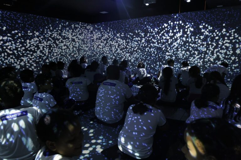 Oceanvs: Petrolina Sedia Exposição Interativa com Projeções em 3D para Mergulhar no Mundo Marinho Oceanvs: Petrolina Sedia Exposição Interativa com Projeções em 3D para Mergulhar no Mundo Marinho