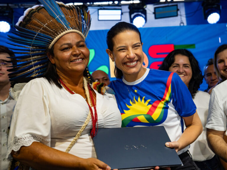 Pernambuco Entrega Notebooks a Professores de Escolas Indígenas e Quilombolas