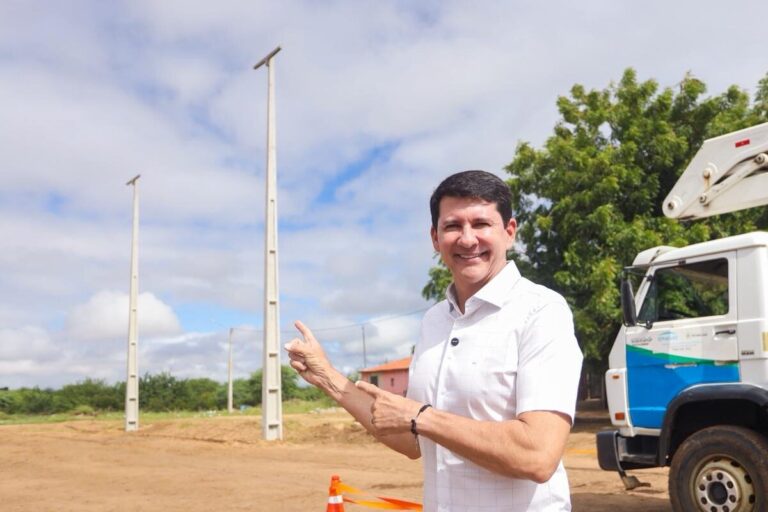 Petrolina Investe em Iluminação de Campos de Futebol para Promover Esporte e Comunidade