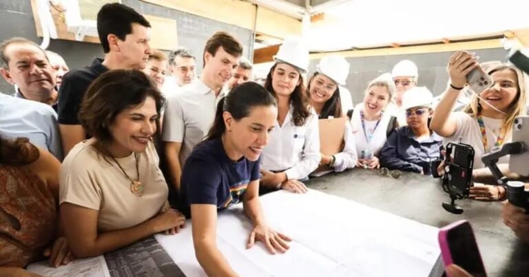 Raquel Lyra Anuncia Melhorias no Hospital Dom Malan e Vistoria Obras em Petrolina Raquel Lyra Anuncia Melhorias no Hospital Dom Malan e Vistoria Obras em Petrolina